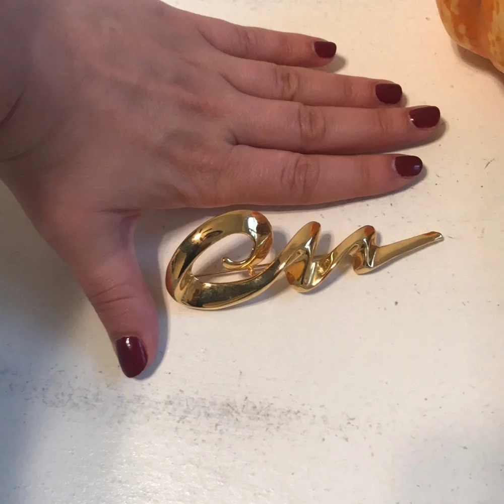 Vintage 1970’s Gold Pin
